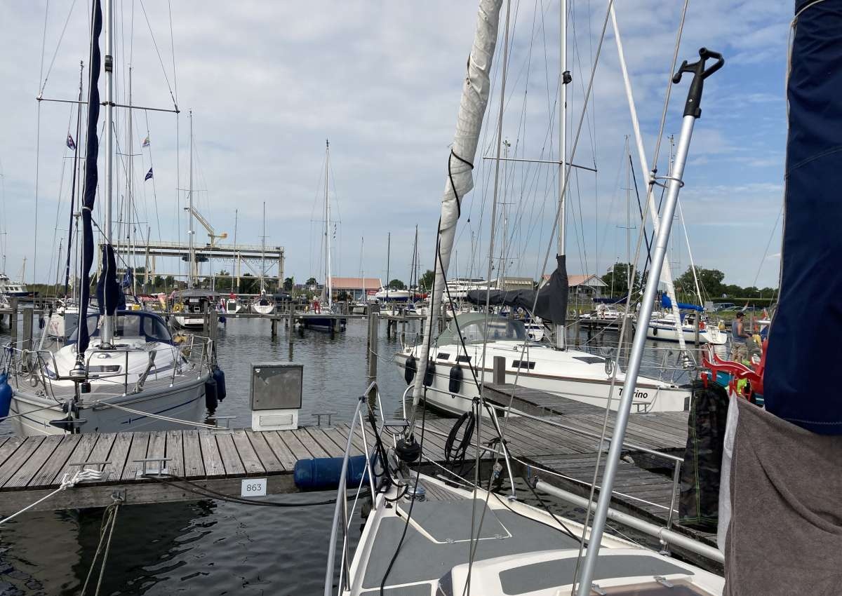 MARINA STAVOREN BUITENHAVEN - Jachthaven in de buurt van Súdwest-Fryslân (Stavoren)