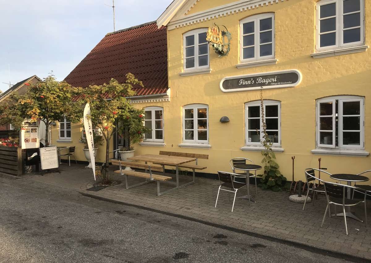 Finn’s Bageri - Kruidenier & Restaurant in de buurt van Søby