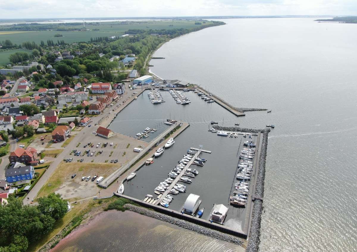 Wiek Marina - Jachthaven in de buurt van Wiek (Ausbau)