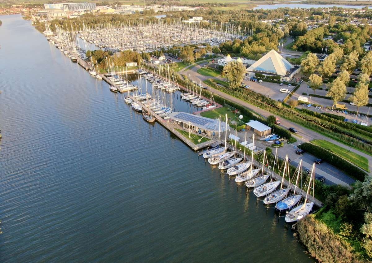 Watersportvereniging Makkum - Jachthaven in de buurt van Súdwest-Fryslân (Makkum)