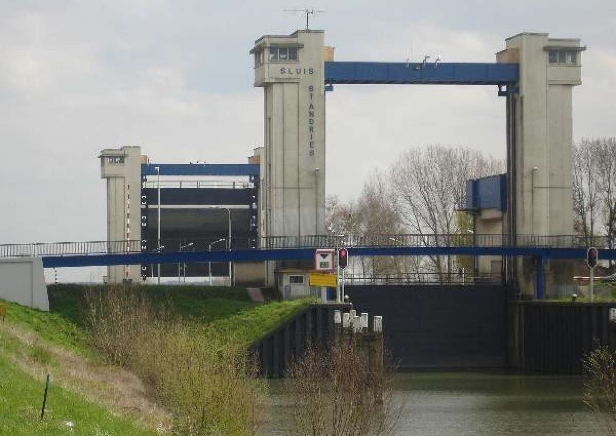 St. Andries, brug over bovenhoofd - Brücke bei Maasdriel (Heerewaarden)