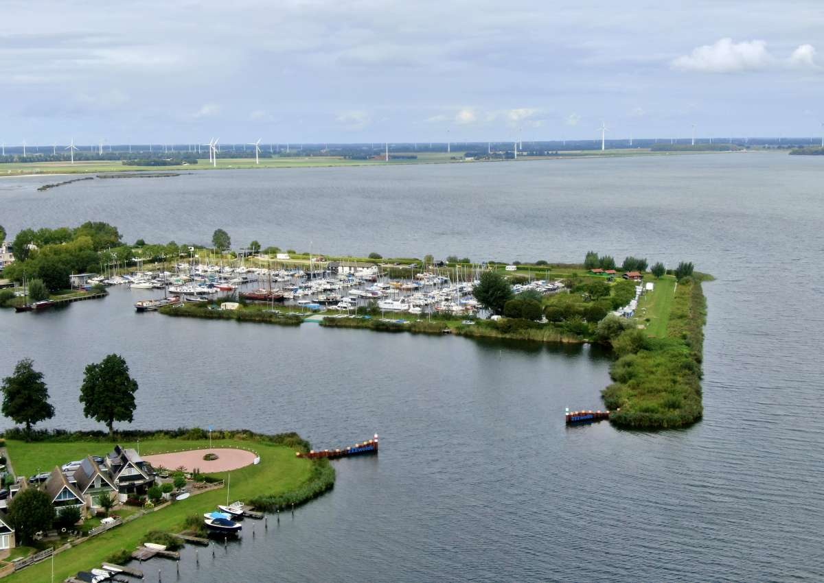 Bonshaven - Marina near Zeewolde