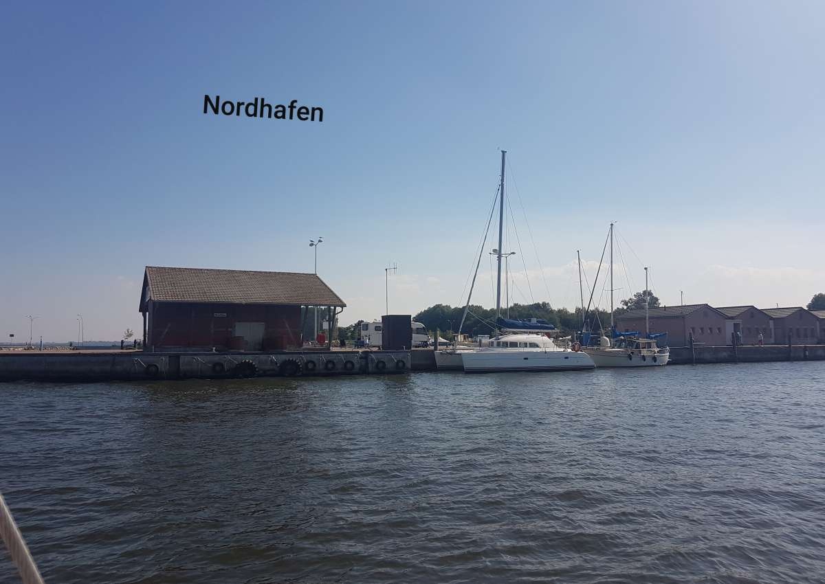 Stahlbrode - Hafen bei Sundhagen (Landwerthof)