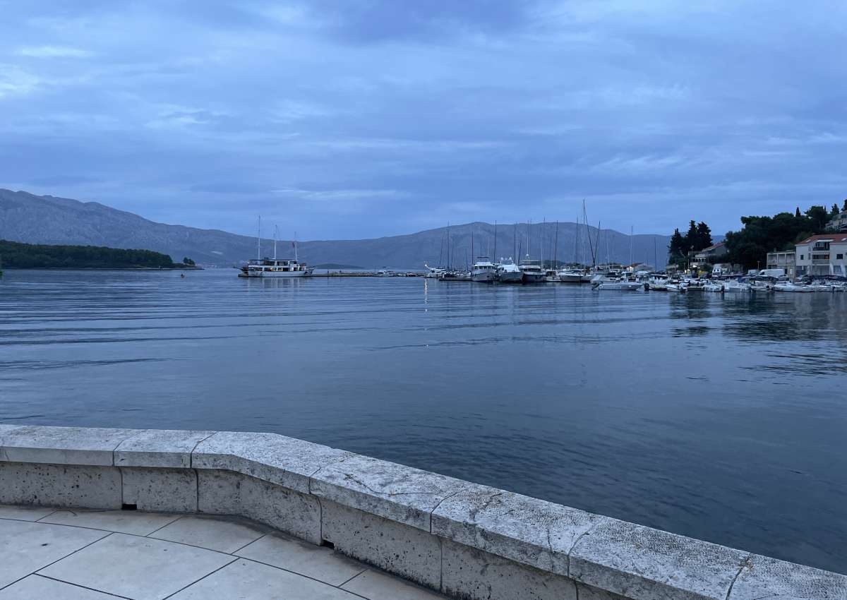 Makarska - Hafen bei Makarska (Bidol)