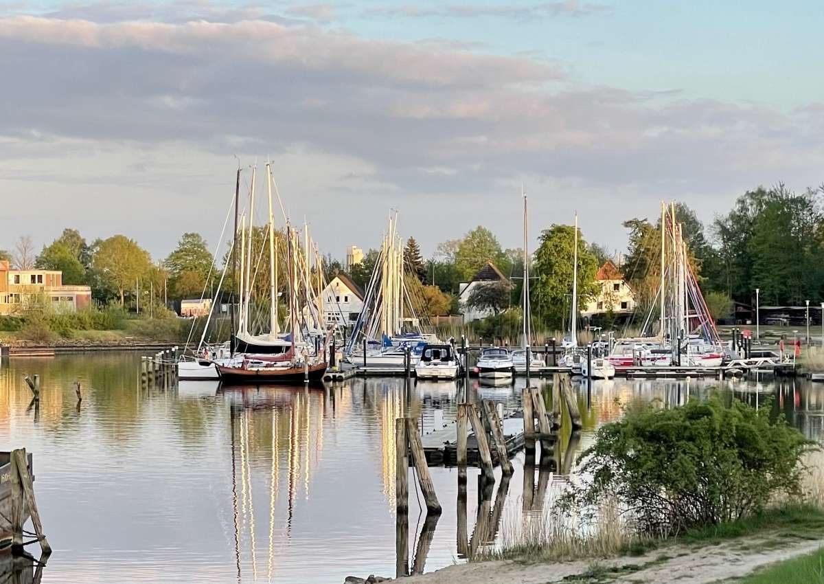 Herreninsel Yachtclub Kattegat - Hafen bei Lübeck