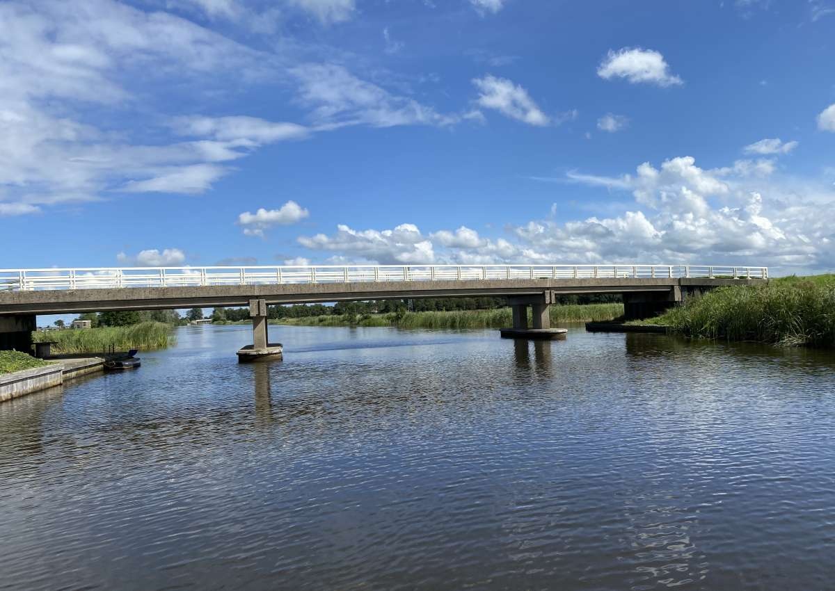 Langebrug - Bridge près de Noardeast-Fryslân (Westergeest)