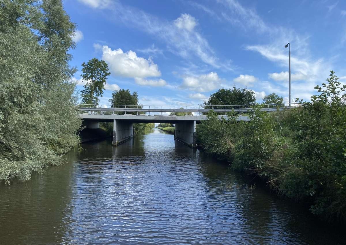 Brug in de Lauwersmeerweg (Kollumerverlaat) - Brücke bei Noardeast-Fryslân (Kollum)