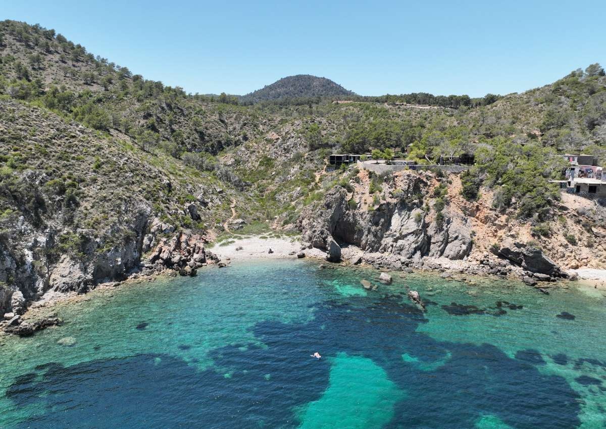 Cala Serra - Ibiza - Anchor près de Portinatx