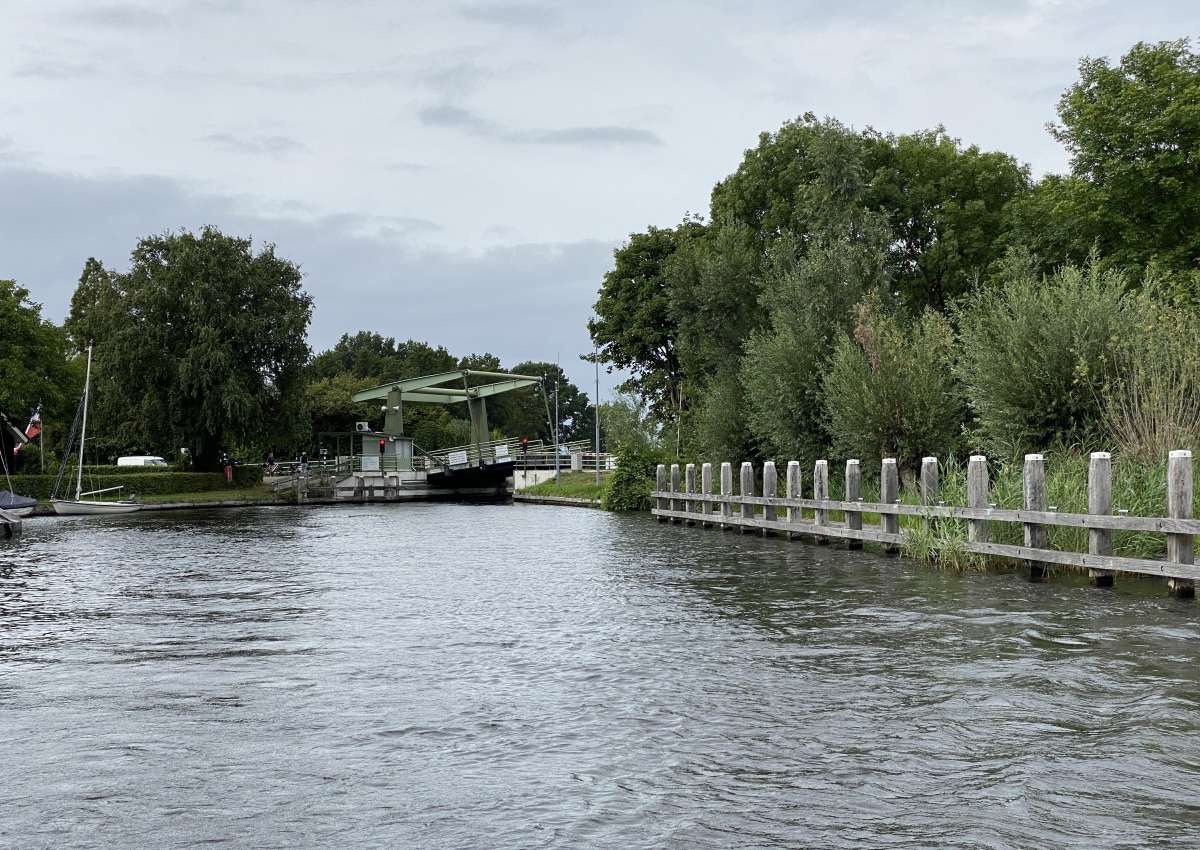 Ronduite, brug - Brücke bei Steenwijkerland (Wanneperveen)
