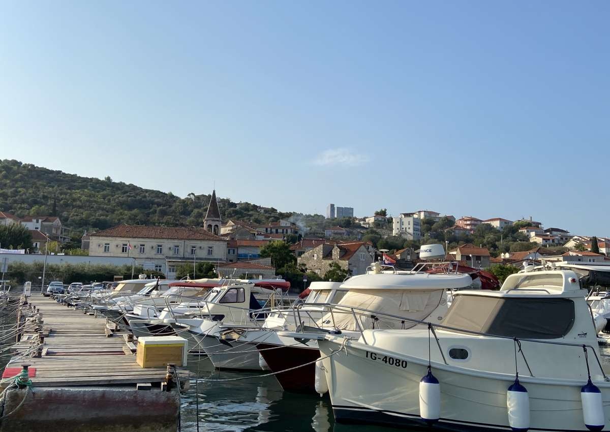 Ciovo - Hafen bei Trogir (Balan)