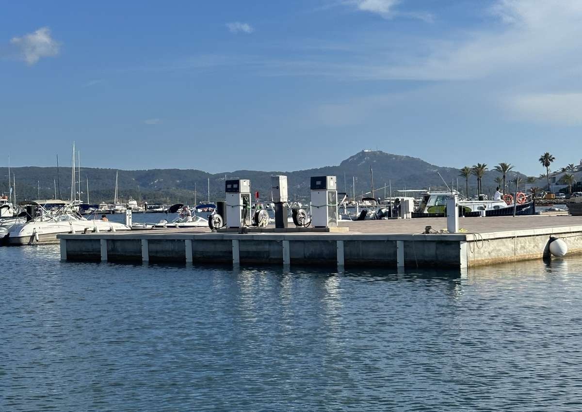 Puerto de Fornells - Marina - Tankstelle bei Fornells
