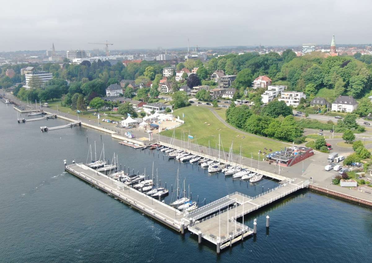 Reventlou - Hafen bei Kiel (Düsternbrook)
