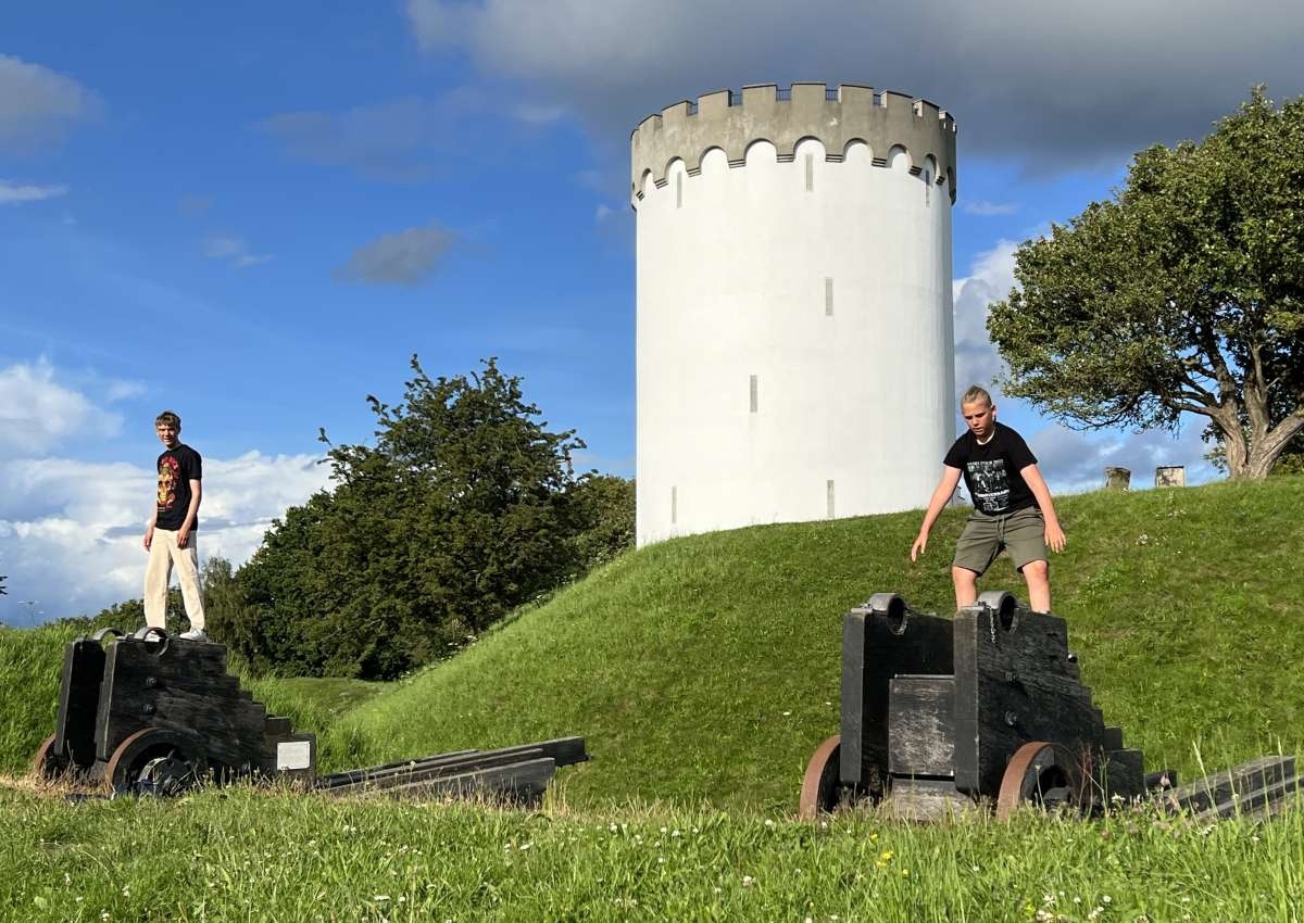 Fredericia - Turm, Wallanlage, Kanonen,  Torbögen - Foto près de Fredericia