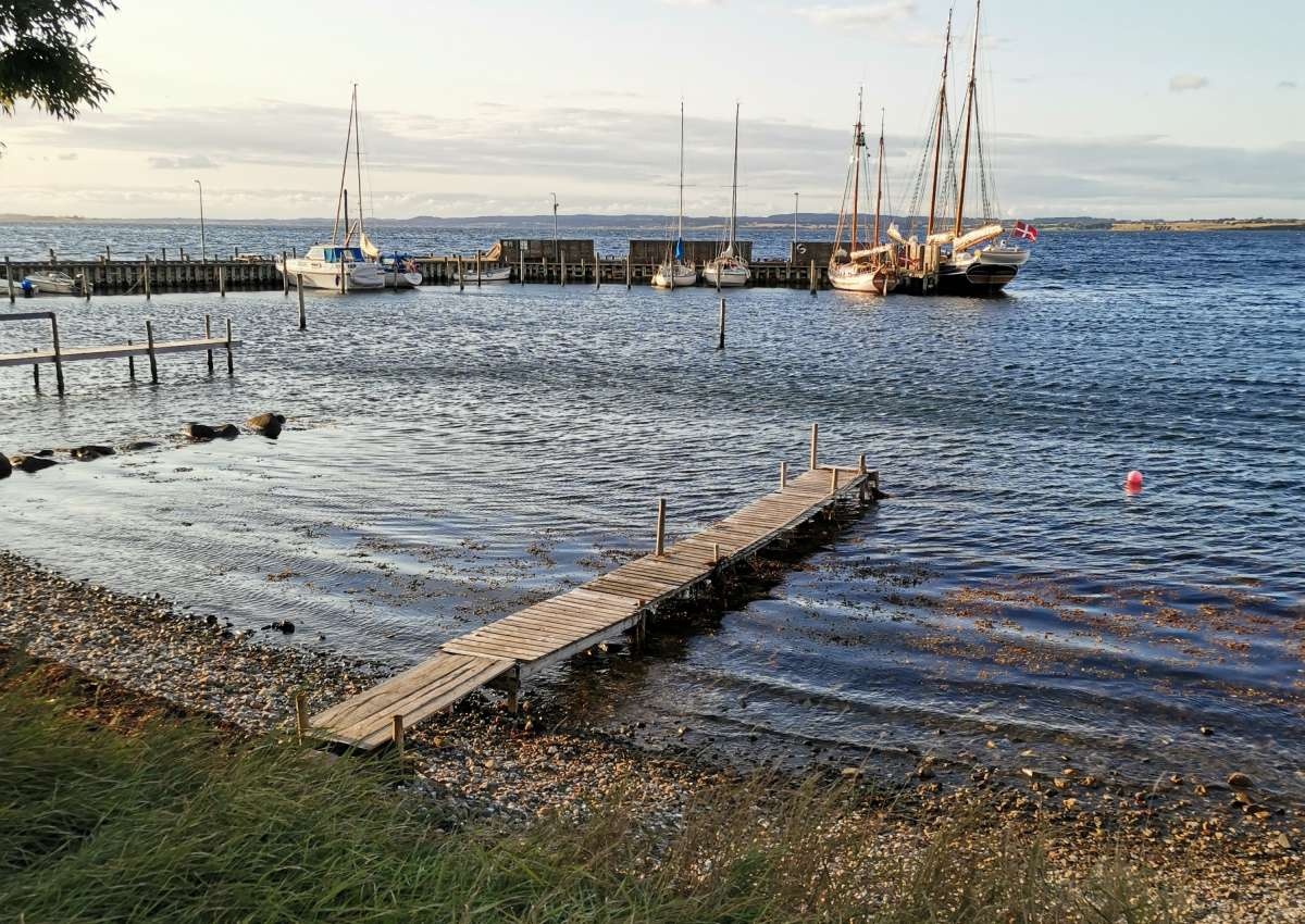 Avernakø - Korshavn - Hafen bei Nab