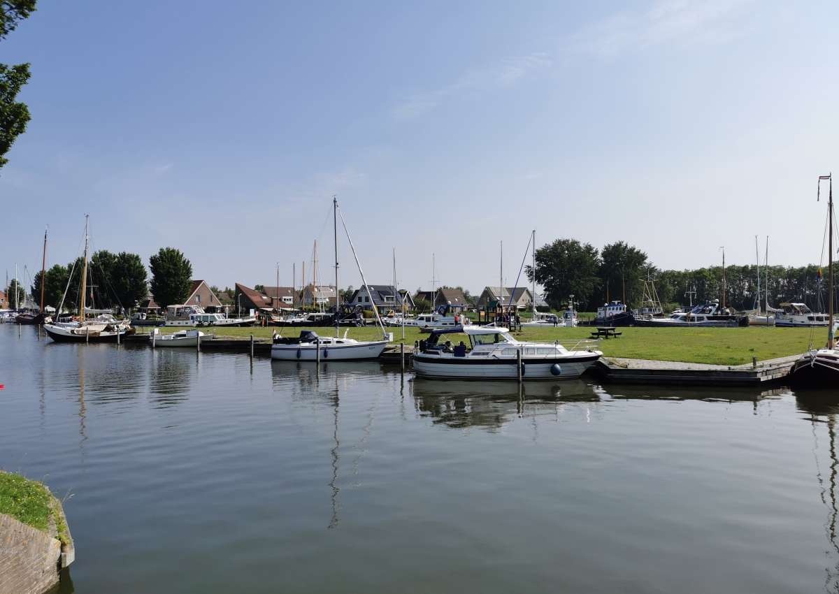 Stavoren - Jachthaven in de buurt van Súdwest-Fryslân (Stavoren)