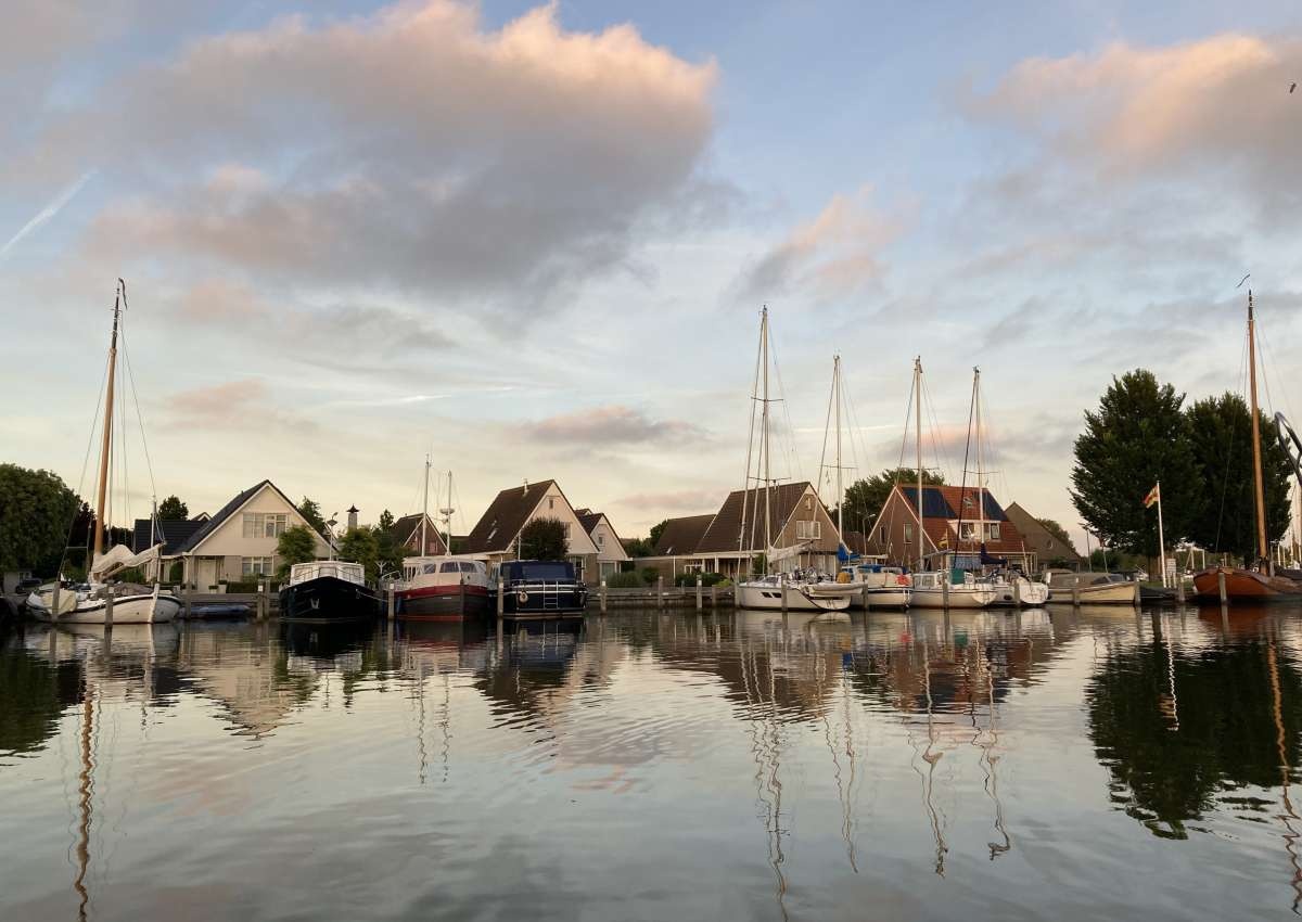 Stavoren - Jachthaven in de buurt van Súdwest-Fryslân (Stavoren)