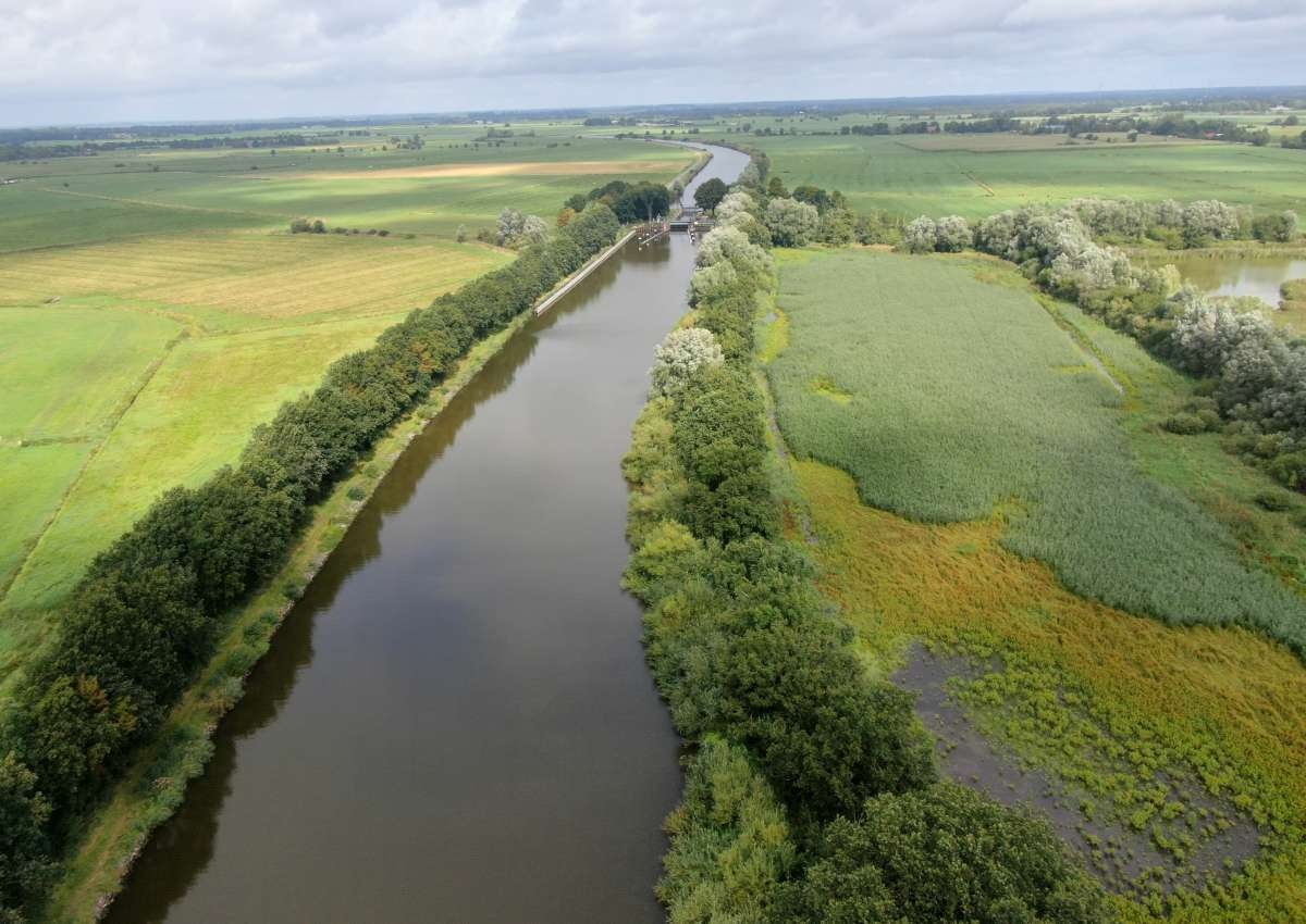 Gieselau Kanal - Schleuse & Brücke - Hafen bei Oldenbüttel