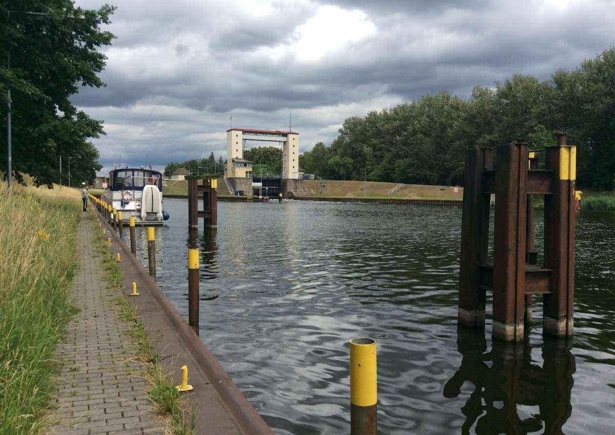 Oder-Havel-Kanal - Schleuse Lehnitz - Navinfo bei Oranienburg (Lehnitz)