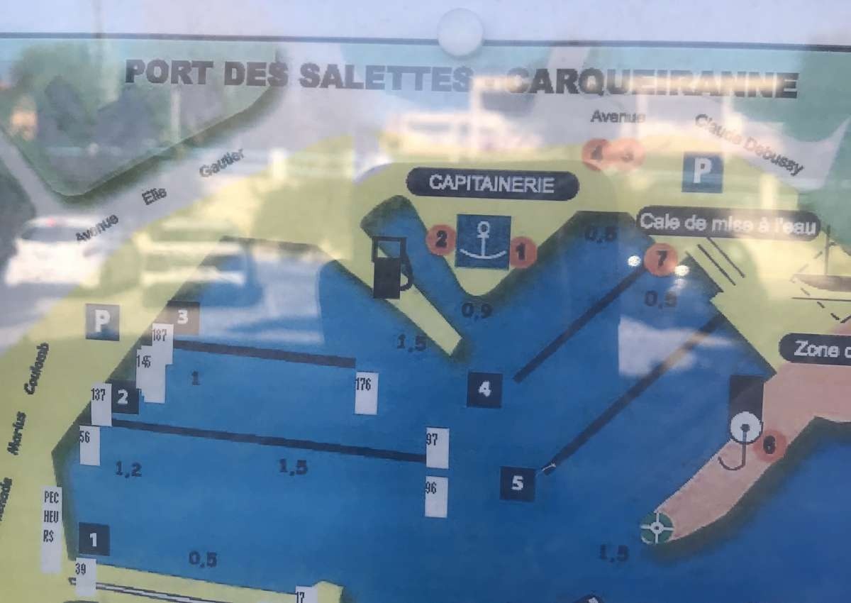 Port des Salettes - Marina près de Carqueiranne (Le Bauç Rouge)