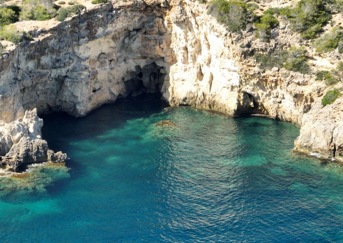Mallorca - Cala Falco O de s Alga - Anchor near Cala Vinyes