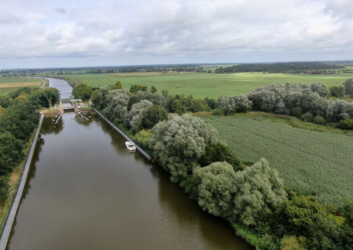 Gieselau-Kanal - Navinfo bei Oldenbüttel