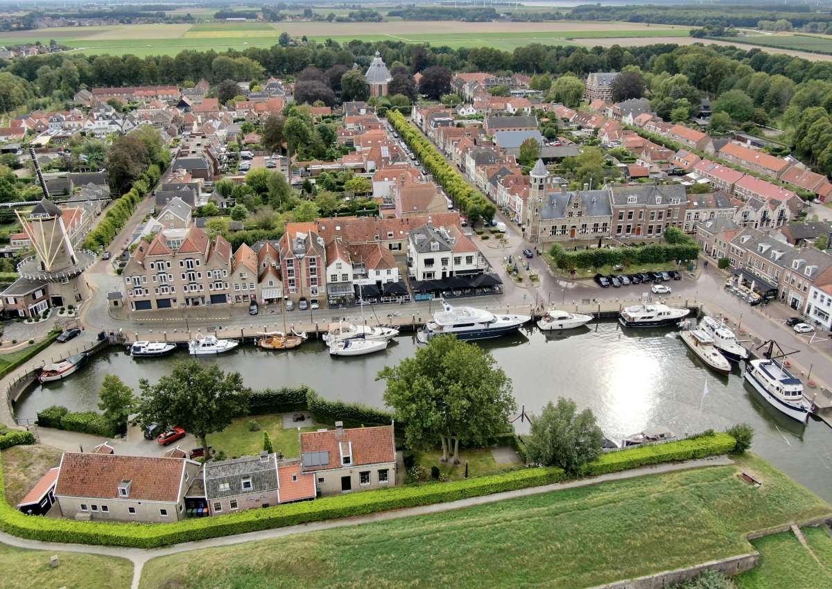 Gemeentehaven Willemstad - Jachthaven in de buurt van Moerdijk (Willemstad)