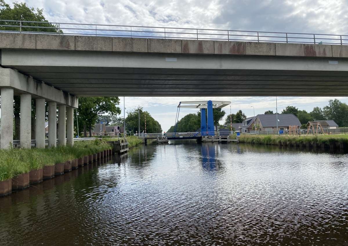 Brug in N853 - Brücke bei Emmen (Nieuw-Amsterdam)