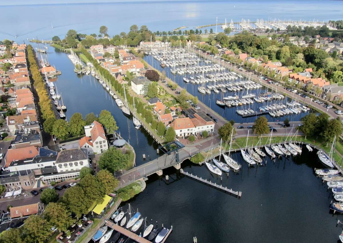 Oosterhaven, Middenhaven Medemblik - Hafen bei Medemblik