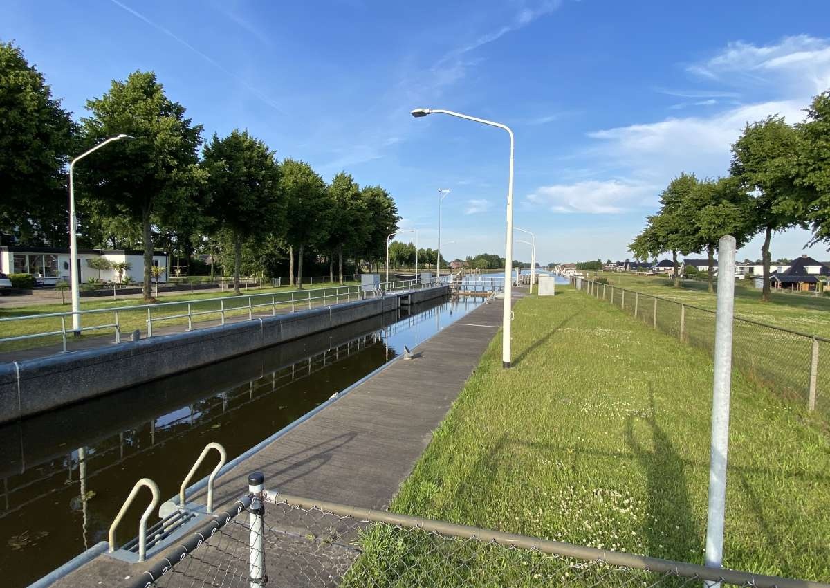 Nieuwe Brugsluis, brug over benedenhoofd - Bridge near Hoogeveen