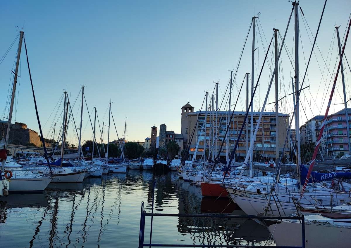 Dock of Savona - Hafen bei Savona (Villetta)