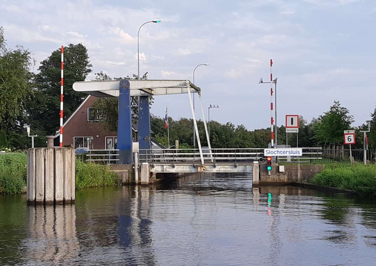 Slochtersluis, brug over bovenhoofd - Brücke bei Groningen (Lageland GN)