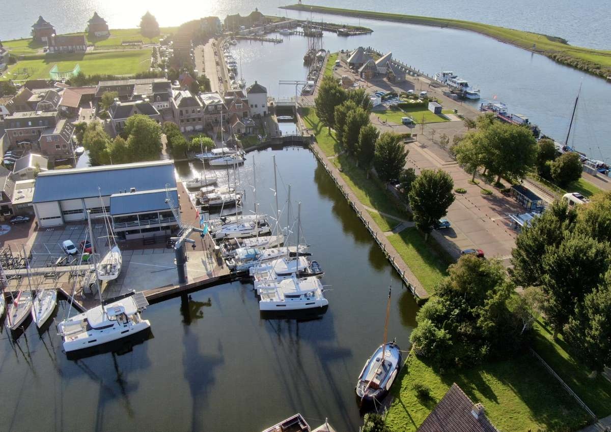 Oude Haven - Marina near Súdwest-Fryslân (Stavoren)