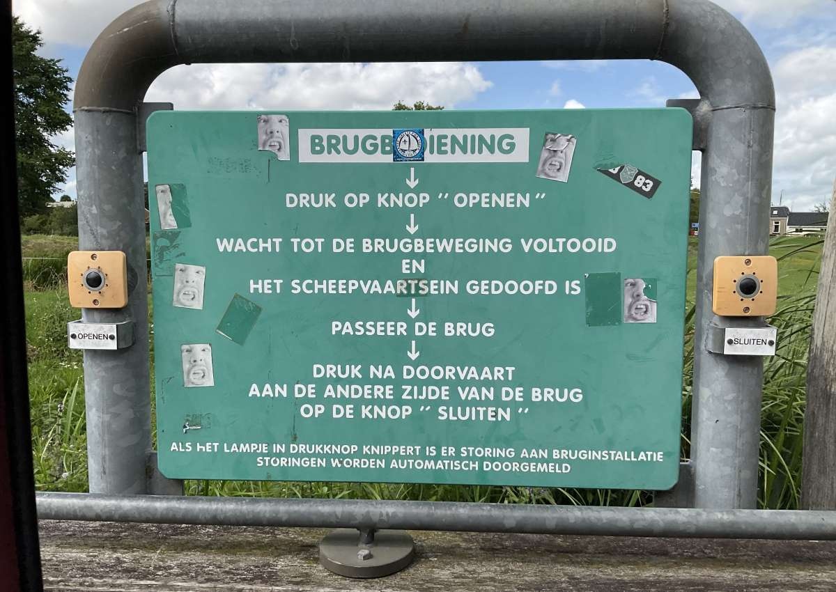 Draaibrug te Oppenhuizen - Bridge near Súdwest-Fryslân (Oppenhuizen)