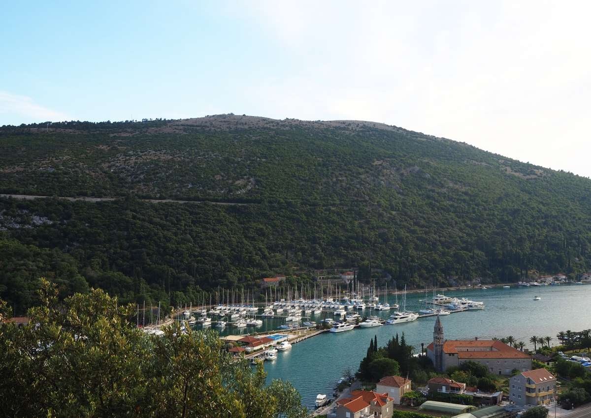 ACI Marina Dubrovnik - Hafen bei Čajkovica