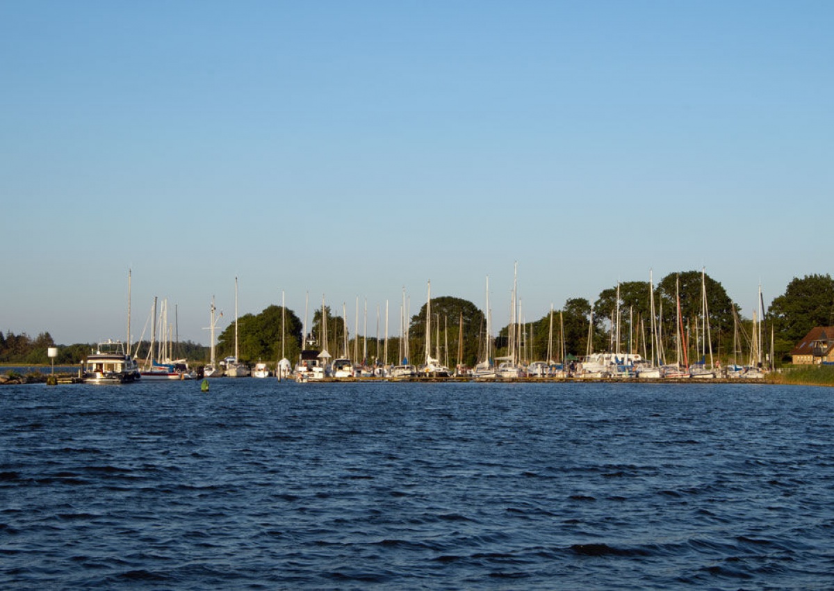 Fleckeby Sportboothafen - Jachthaven in de buurt van Fleckeby