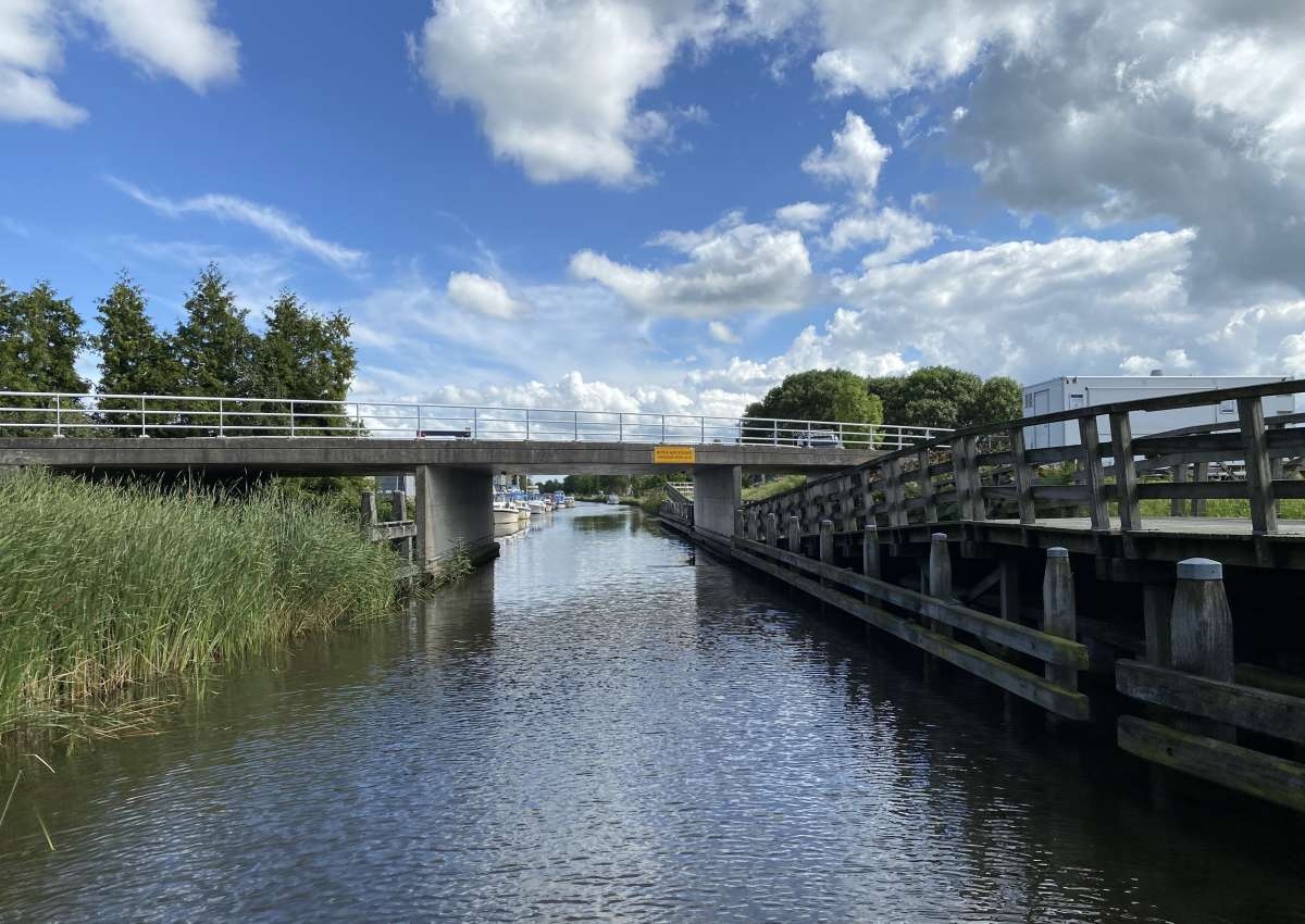 Triemserbrug (Bonte Hond) - Bridge près de Noardeast-Fryslân (Triemen)