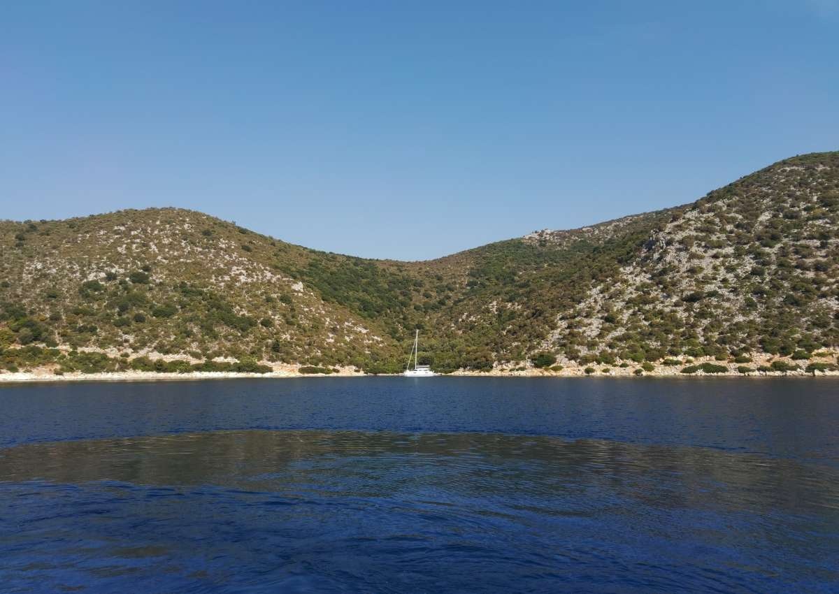 Leone Bay - Anchor near Kalamos