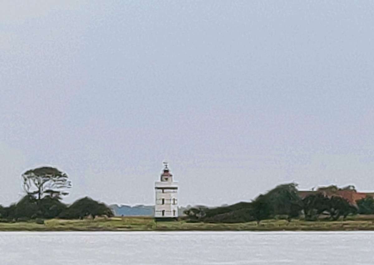 Helleholm - Lighthouse near Batterihuse
