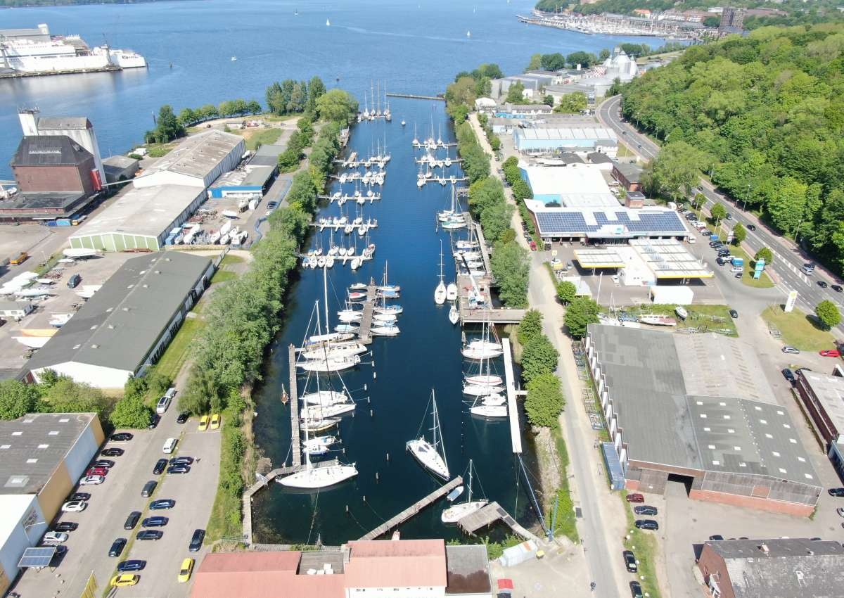 Industriehafen Wassersportclub Flensburg - Jachthaven in de buurt van Flensburg (Blasberg)