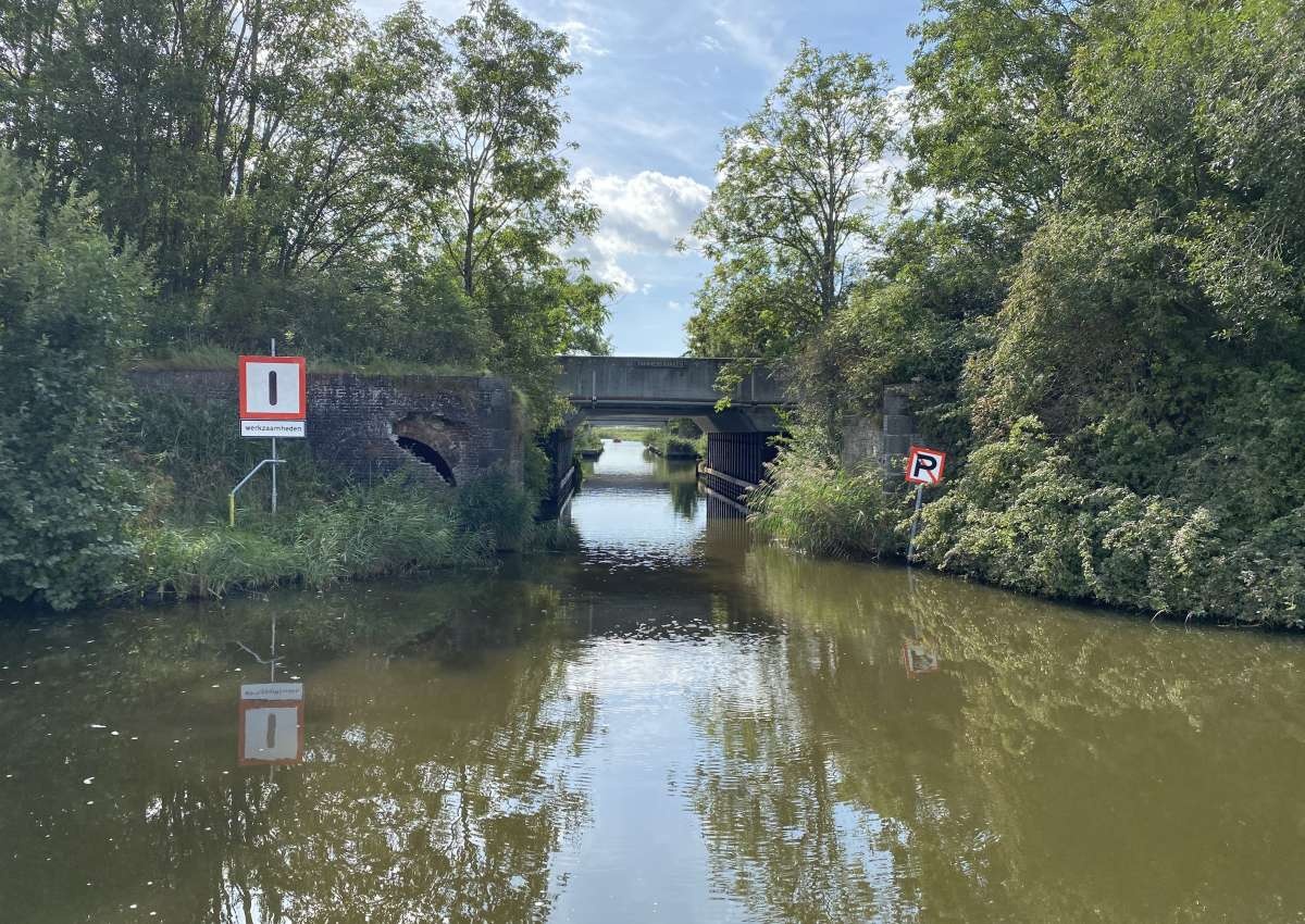 Boornzwaag over de Wielen, brug in de Alde Wei - Brücke bei De Fryske Marren