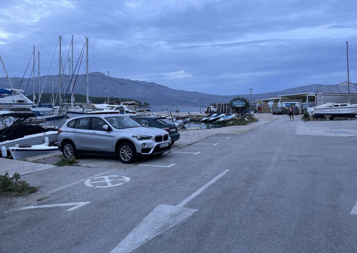 Makarska - Jachthaven in de buurt van Makarska (Bidol)
