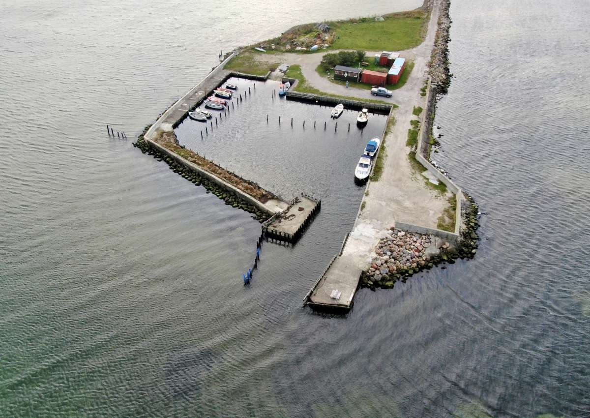 Urne - Jachthaven in de buurt van Nøbbet Østerskov