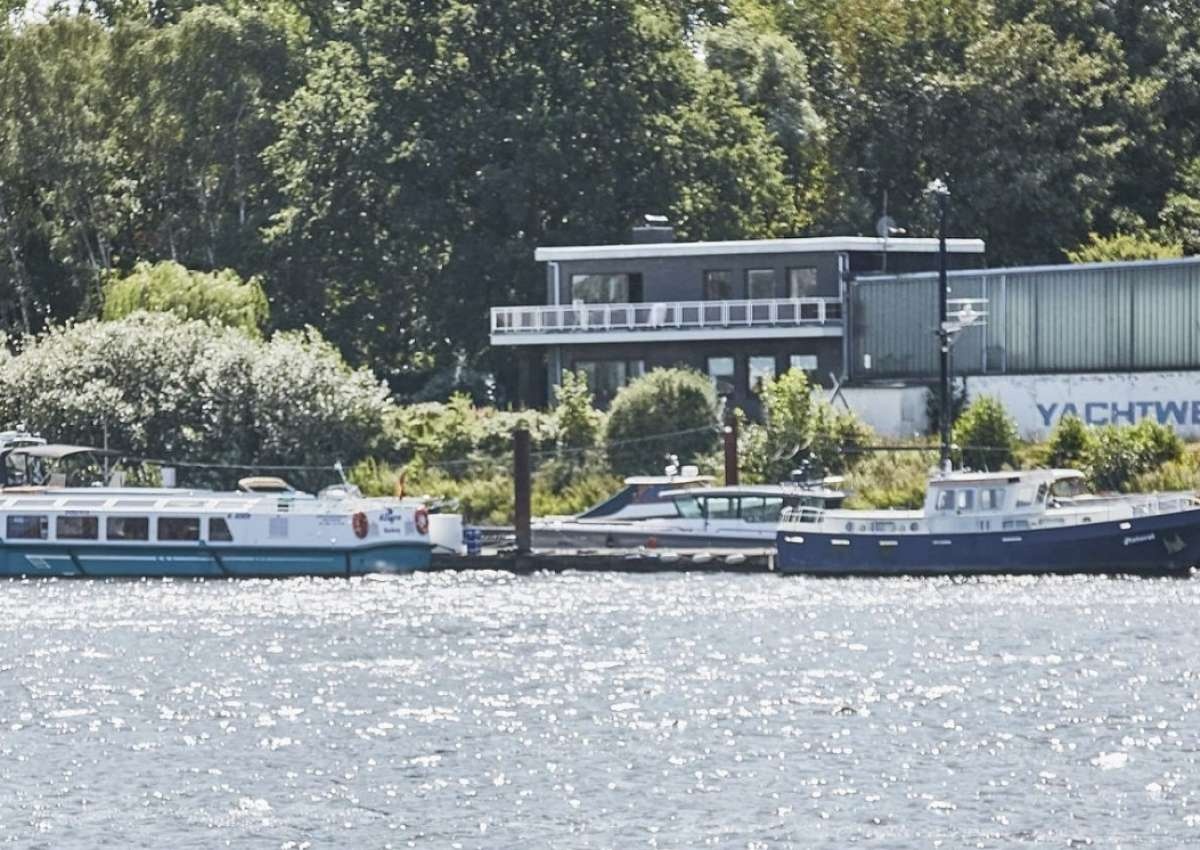 Billwerder Bucht -  Yachtwerft Lütje - Marina near Hamburg (Rothenburgsort)
