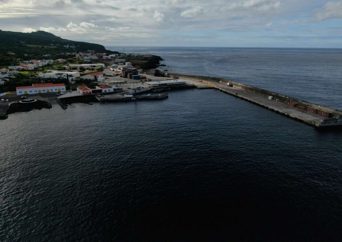 Caisson do Pico - Marina near São Roque do Pico