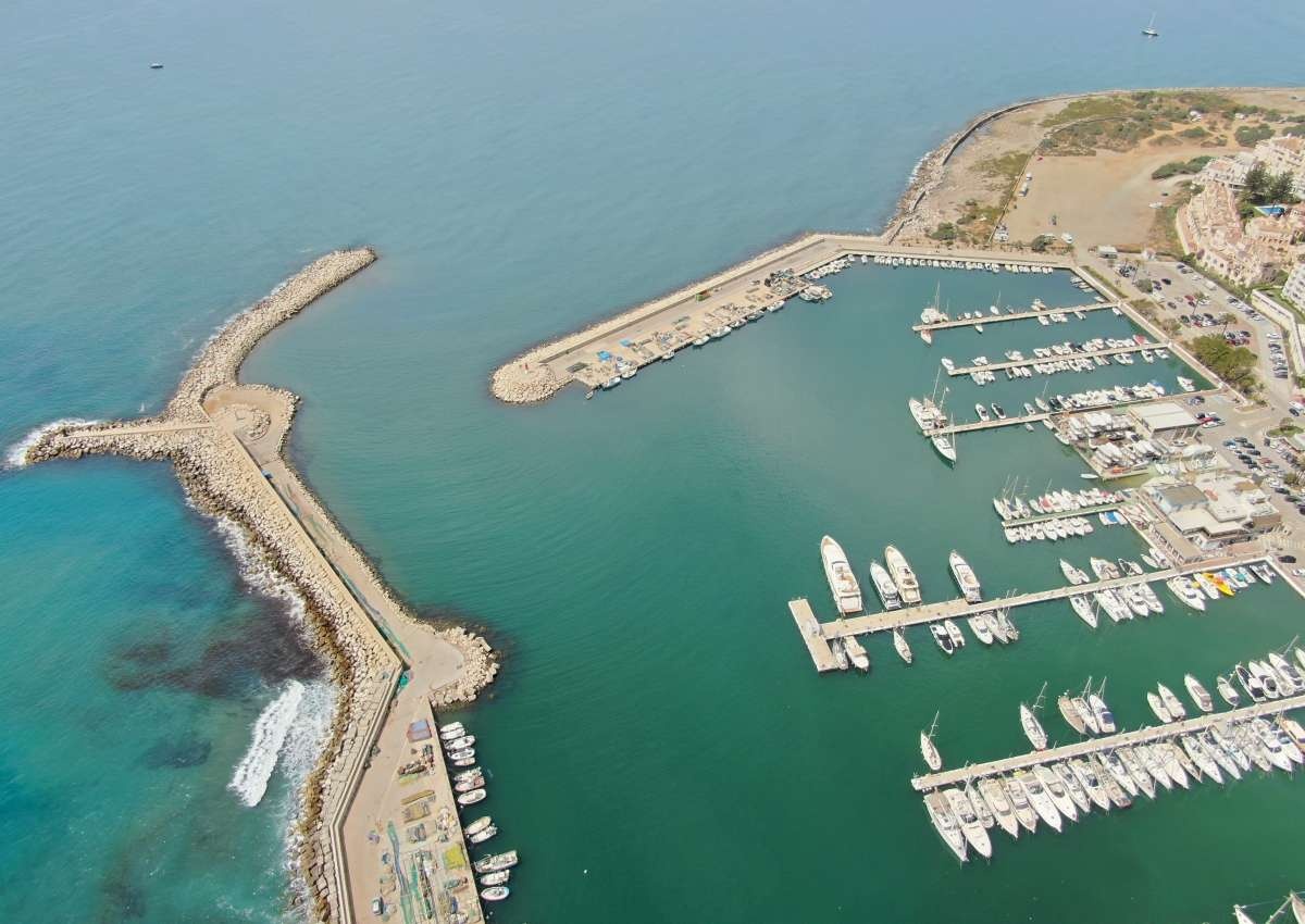 Puerto Deportivo de Estepona - Hafen bei Estepona (Viviendas del Sol)