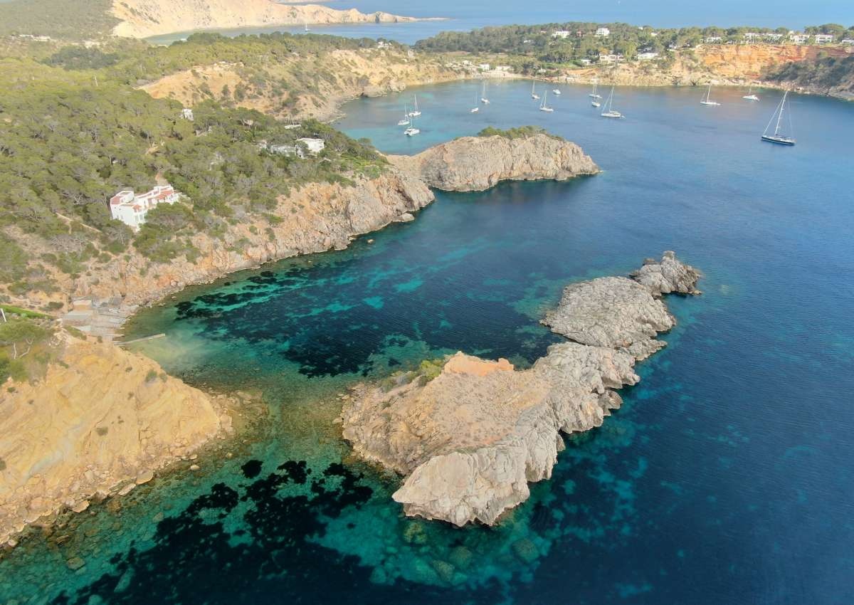 Ibiza - lleta Grossa, Cala de Port Roig, Anchorage - Anchor near Sant Josep de sa Talaia