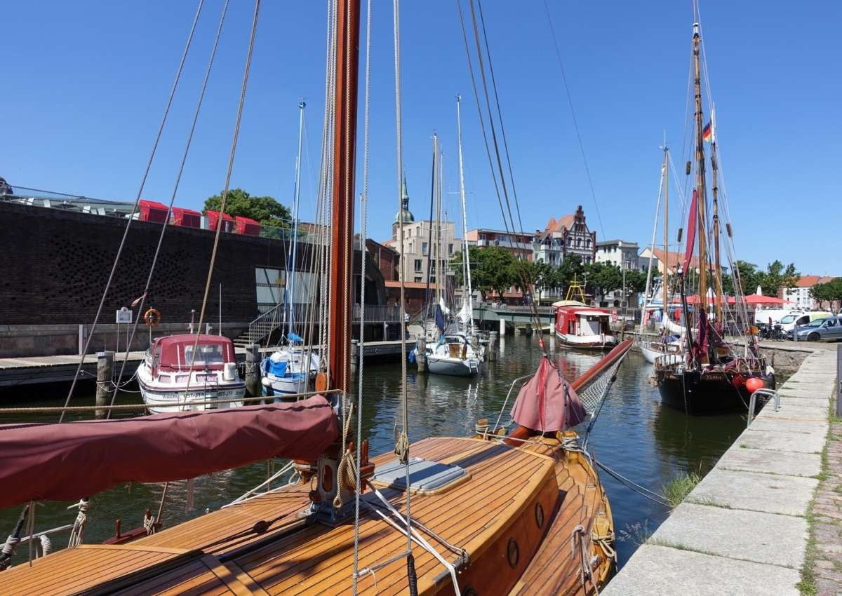 Stralsund Querkanal - Hafen bei Stralsund (Altstadt)