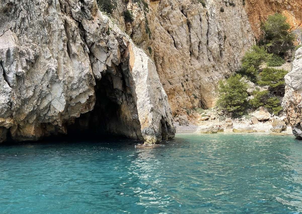 Cueva del Llop Marí - Anchor near Xàbia / Jávea (Cap Martí)
