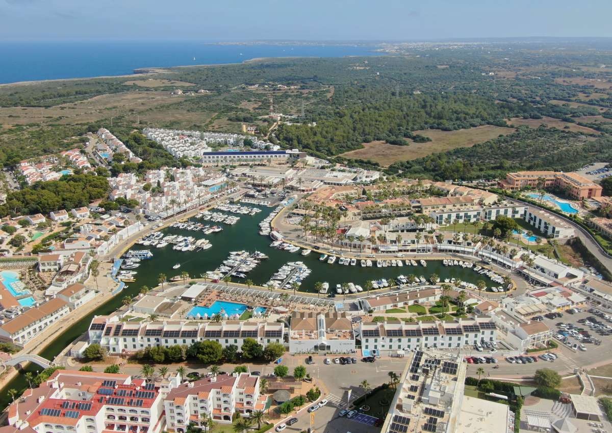 Menorca - Cala'n Bosch, Marina - Jachthaven in de buurt van Ciutadella