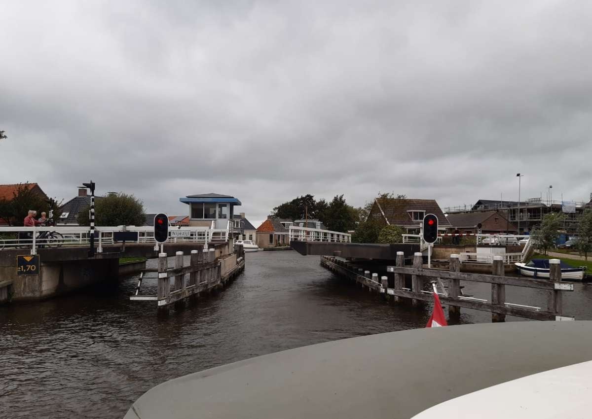't Wiiddraai, Nijezijl - Brücke bei Súdwest-Fryslân (Oosthem)